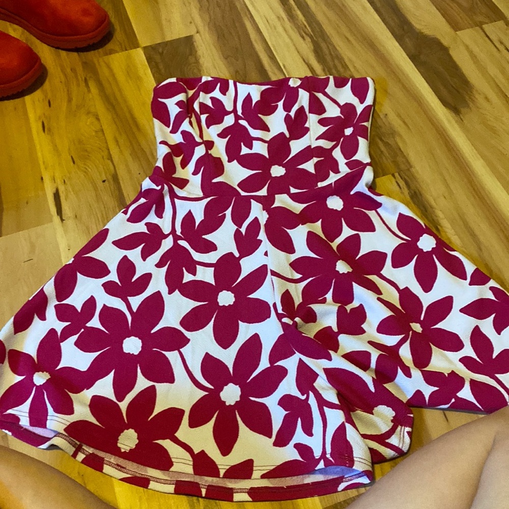 Sleeveless romper; floral, pink and white